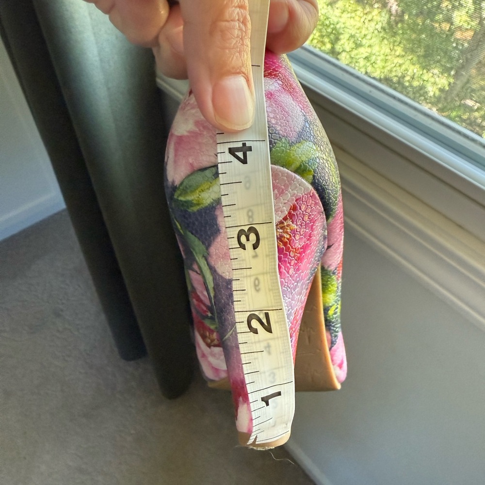 Pink and Green Floral Heels - Picture 6 of 6